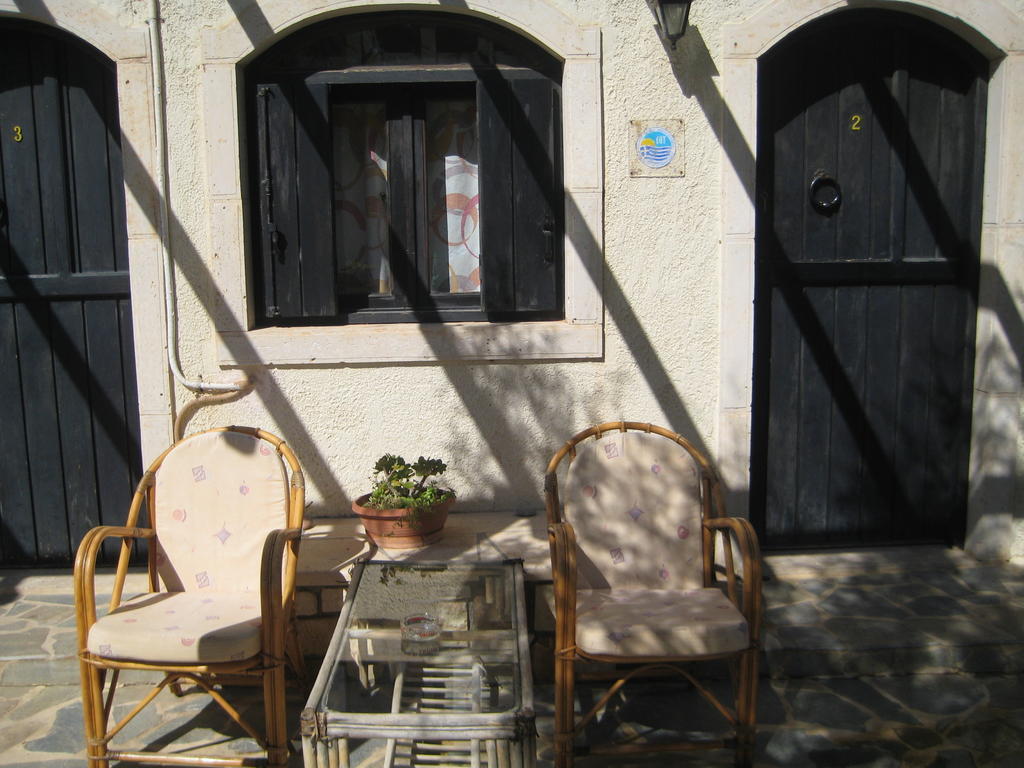 Hotel Coral Front Beach à Káto Zákros Extérieur photo