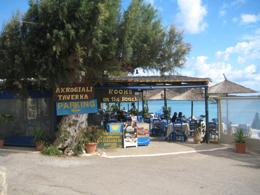 Hotel Coral Front Beach à Káto Zákros Extérieur photo